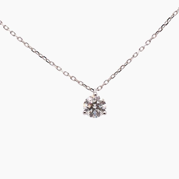 Gargantilla oro blanco de primera ley con diamante blanco en talla brillante engastado con tres garras. Cierre de la cadena, mos