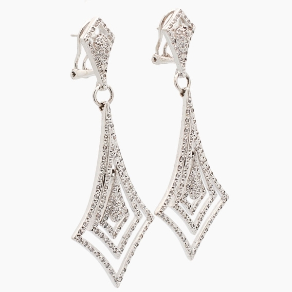 Pendientes largos de plata de ley y circonitas con formas geométricas. Cierre omega.
