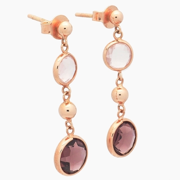 Pendientes largos realizados en oro rosa de primera ley, amatistas y cuarzos naturales