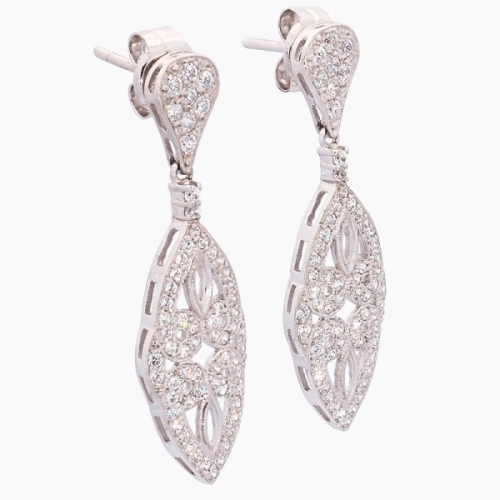 Pendientes vintage realizados en oro blanco de primera ley y circonitas. Cierre de presión Pendientes vintage realizados en oro blanco de primera ley y circonitas. Cierre de presión