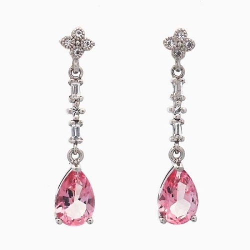 Pendientes largos realizados en oro blanco de primera ley y topacios rosas y blancos Pendientes largos realizados en oro blanco de primera ley y topacios rosas y blancos