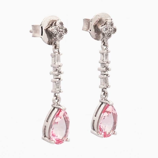 Pendientes largos realizados en oro blanco de primera ley y topacios rosas y blancos