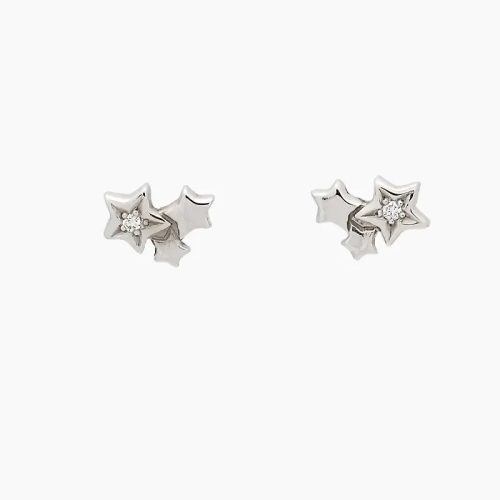 Pendientes con tres estrellas y un diamante, en oro blanco de 18 ct. Cierre de presión. Pendientes con tres estrellas y un diamante, en oro blanco de 18 ct. Cierre de presión.