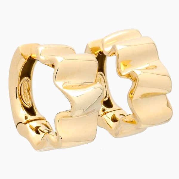 Pendientes de aro con diseño ondulado y cierre oculto, realizados en oro amarillo de primera ley