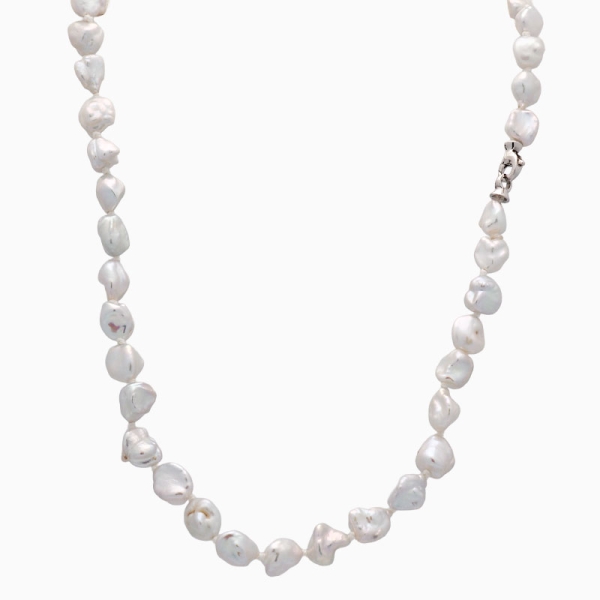 Collar de perlas barrocas y oro blanco