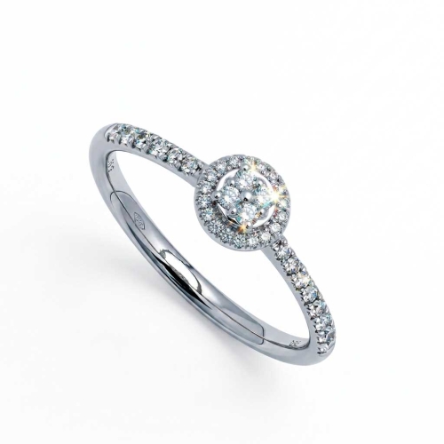 Solitario acompañado de diamantes en platino