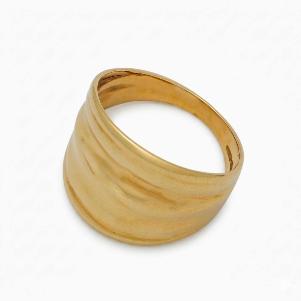 Sortija ondulada en oro amarillo