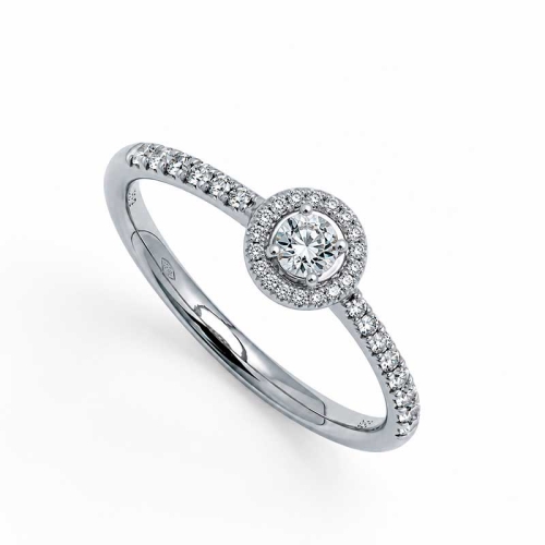 Solitario acompañado de diamantes en platino