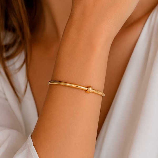 Pulsera rígida tubo cuadrado en oro amarillo