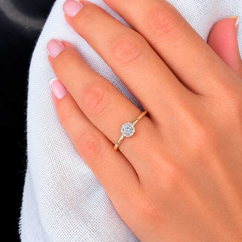 Sortija rosetón de diamantes en oro amarillo 2