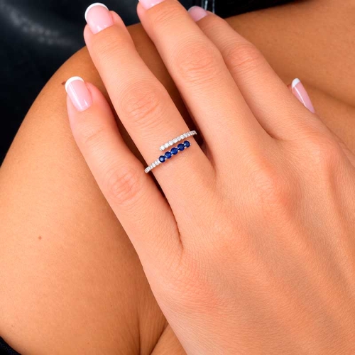 Sortija cruzada de zafiros y diamantes