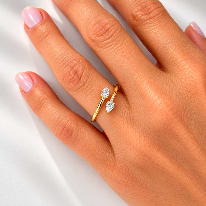 Sortija cruzada de diamantes en oro amarillo 2